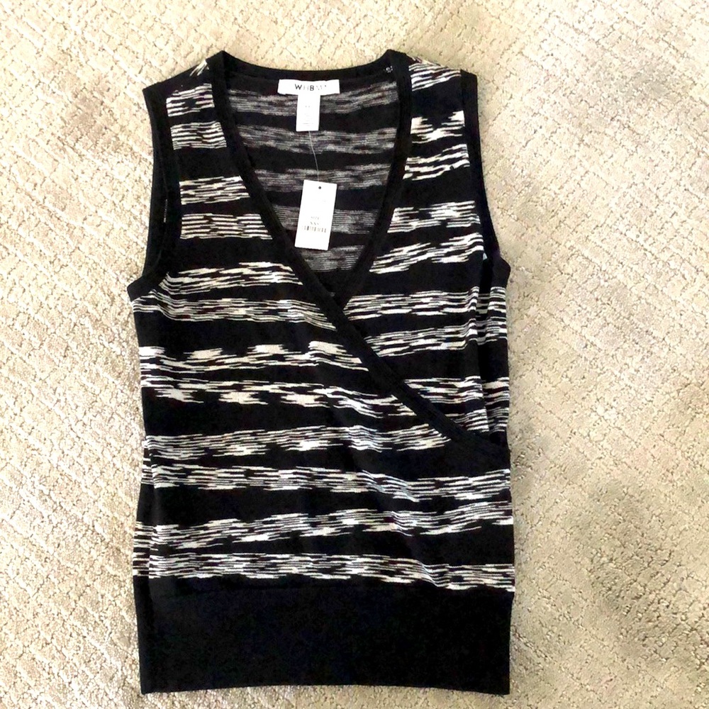 WHBM black and white sleeveless sweater top